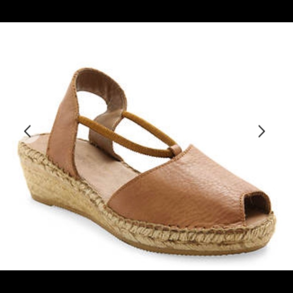 Andre assous dainty leather wedge espadrille sandals size 8.5